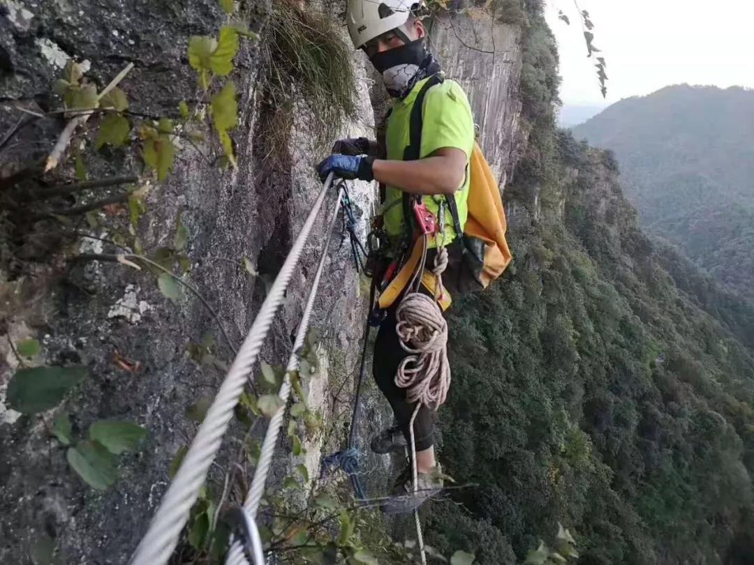 湖南旅游開發(fā)公司,懷化旅游開發(fā)公司,懷化峽谷探幽,懷化石林花山植物園